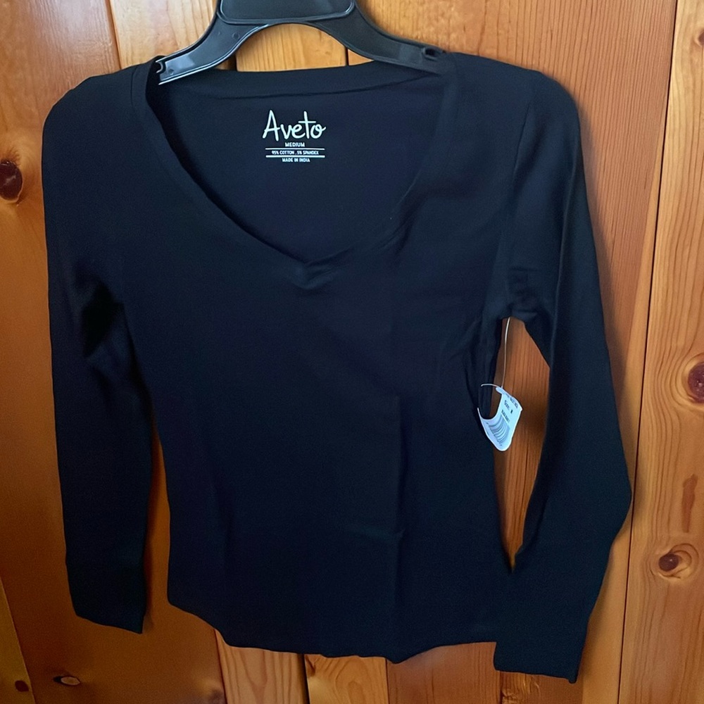 Long sleeve tee.